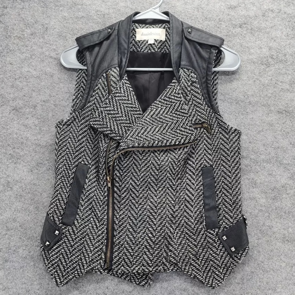 ✋Vest Herringbone and Faux Leather